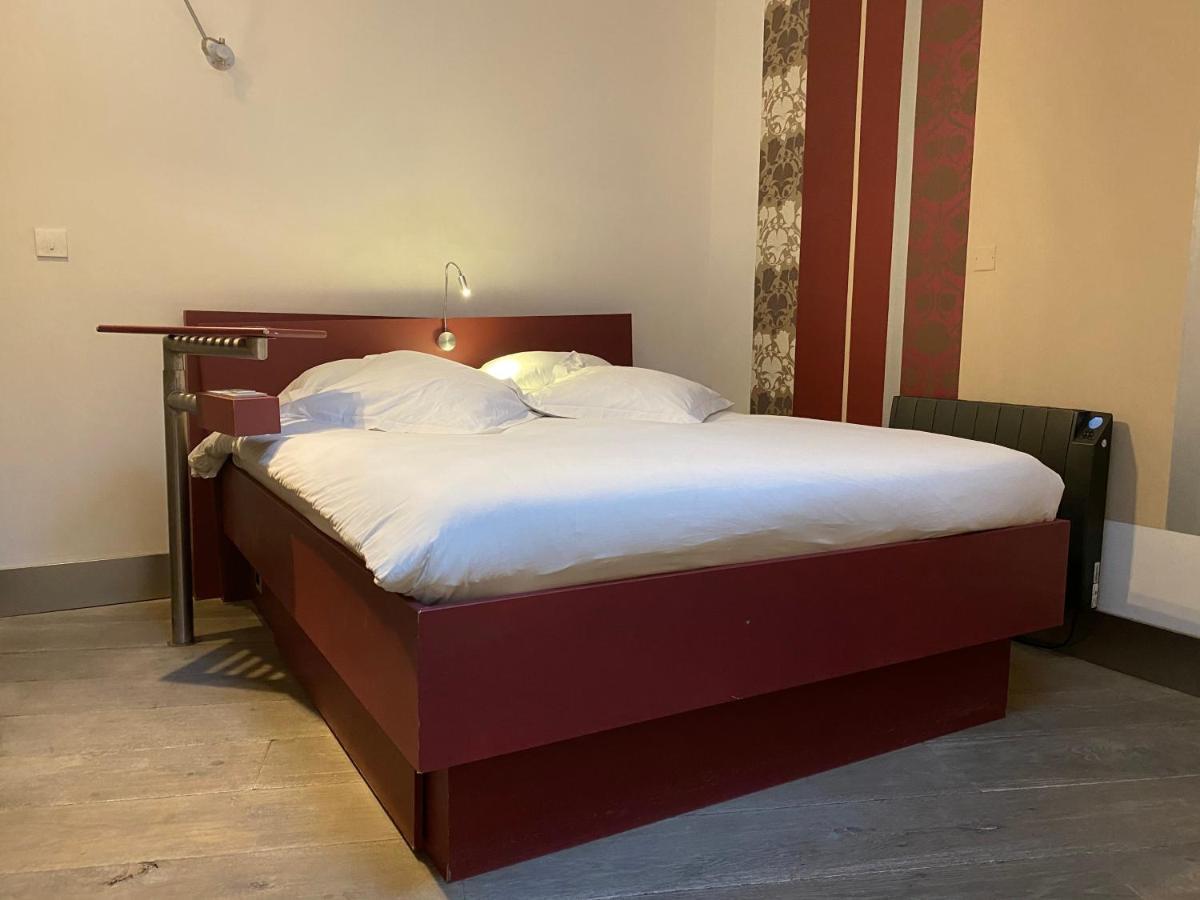 Hotel Le Dormeur Du Val Charleville-Mézières Exteriör bild