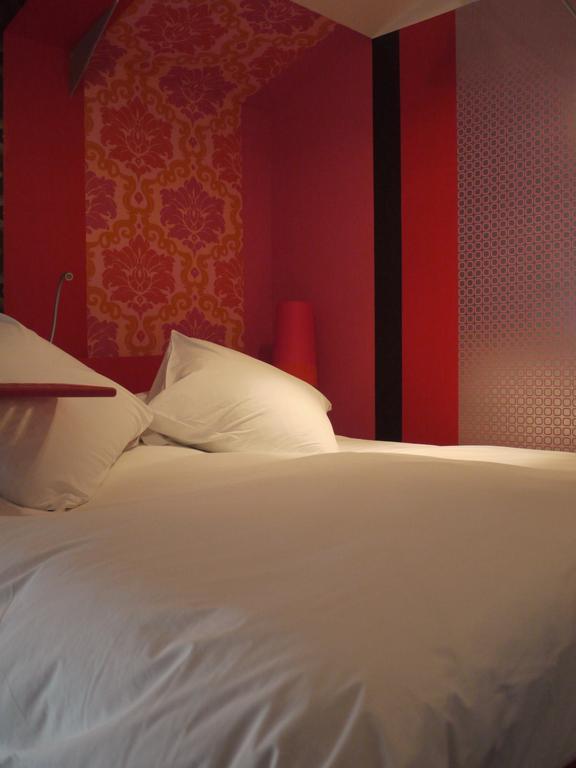Hotel Le Dormeur Du Val Charleville-Mézières Exteriör bild